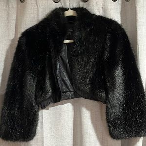 Cropped faux fur jacket